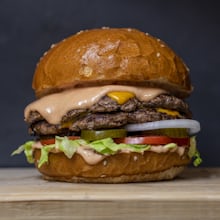 Simbolična fotografija: BURGER OCVRT PIŠČANEC, KUMARE